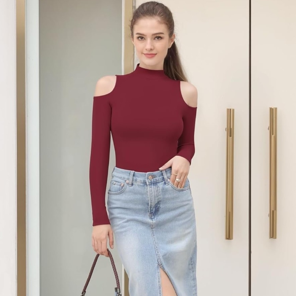 NEVER WORN Maroon Turtleneck Cold Shouldered Shirt Size XL